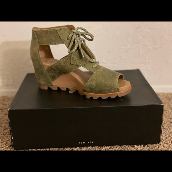 Sandals - Picture 2 of 2